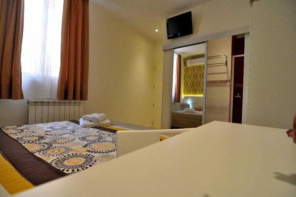 DOUBLE STANDARD Room, Far Home Plaza Mayor, Madrid