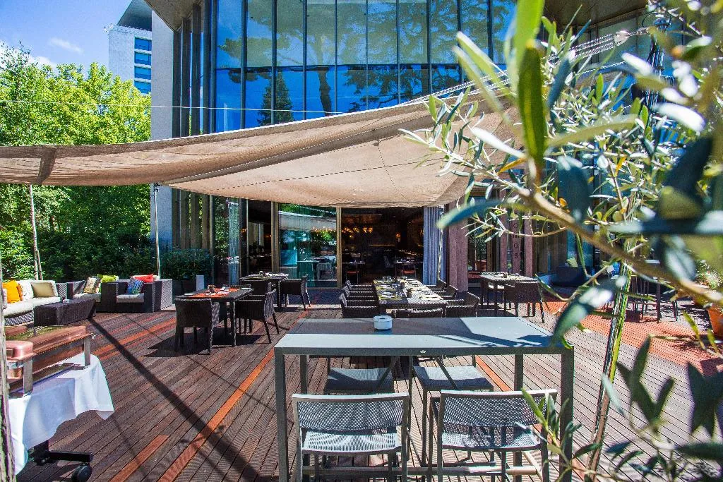 Terrace, Crowne Plaza Porto, Porto