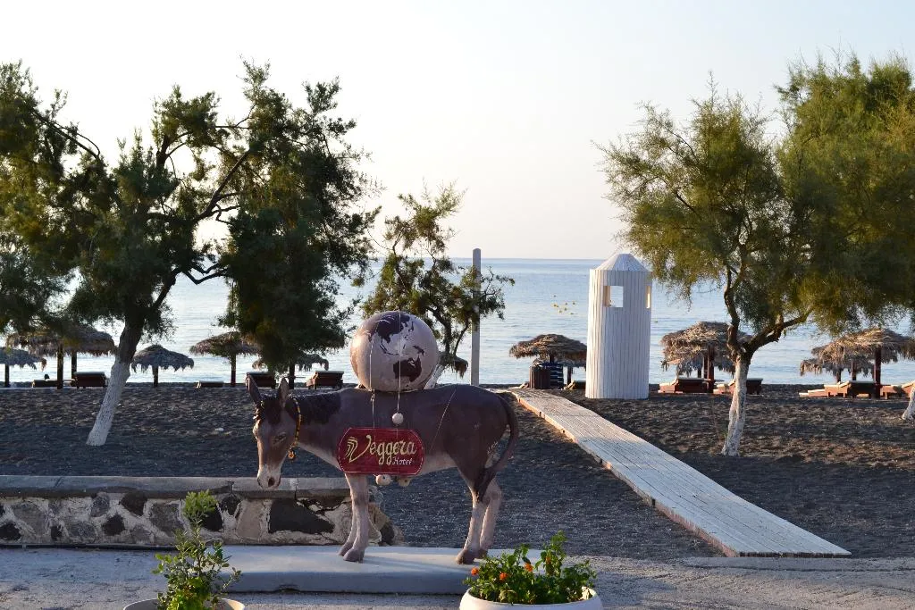 Beach, Veggera Hotel, Santorini