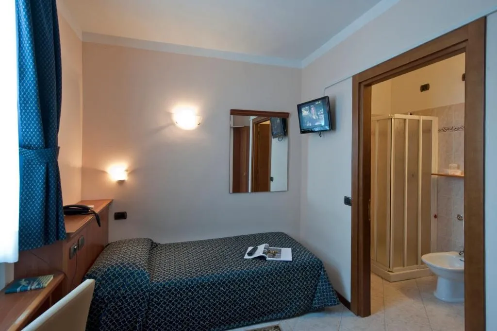 SINGLE CLASSIC Room, Hotel Boston, Milan