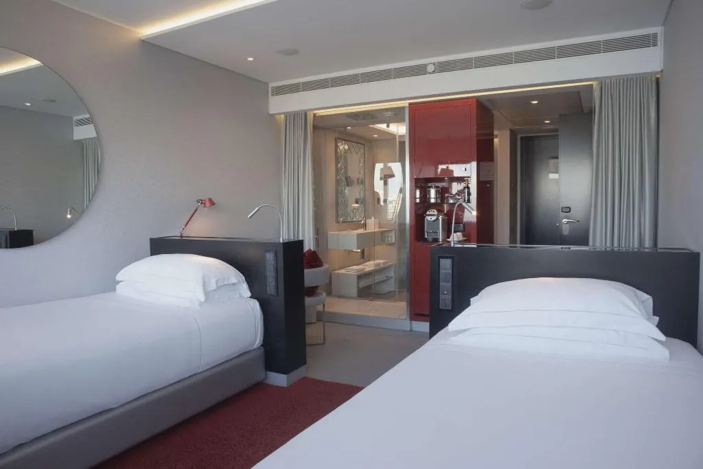 FAMILY ROOM THREE BEDS Room, Myriad By Sana Hotels, Lisbon