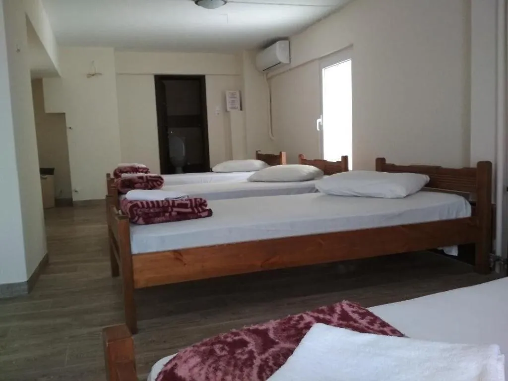 Room, Pella Inn Hostel, Athens