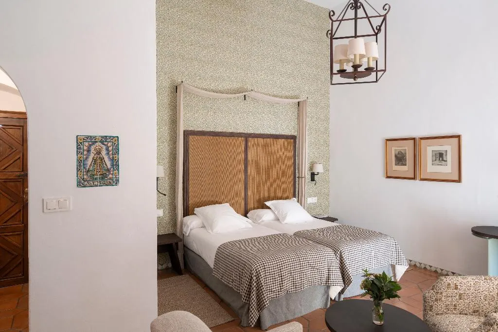 DOUBLE SUPERIOR Room, Parador de Guadalupe, Madrid