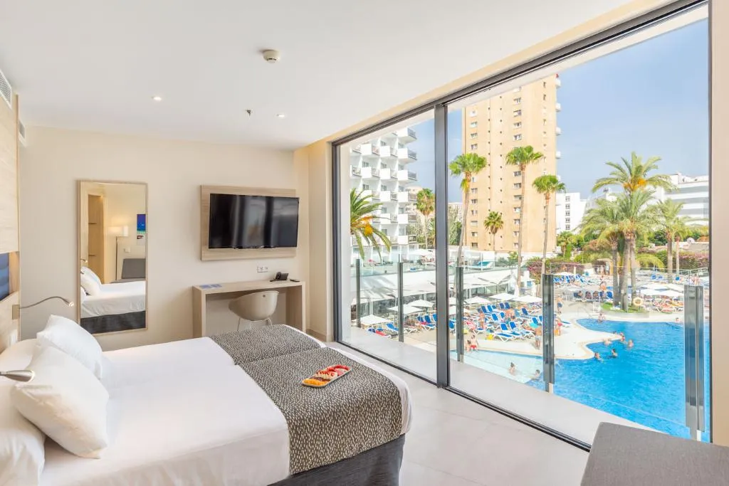 Room, Samos, Majorca