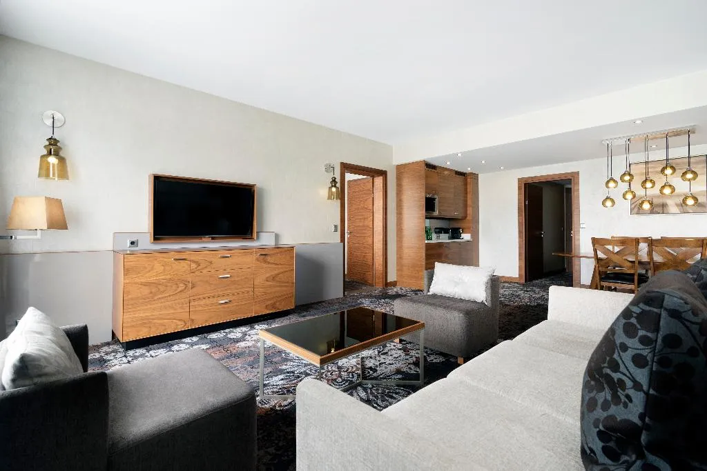 SUITE STANDARD Room, DoubleTree by Hilton Krakow Hotel & Convention Cen, Krakow