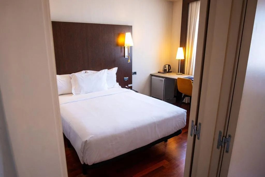 DOUBLE SINGLE USE QUEEN SIZE BED Room, Hotel Vilamari, Barcelona