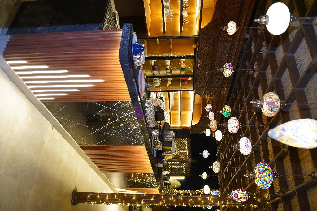 Bar, Pyramids Khan Hotel, Cairo