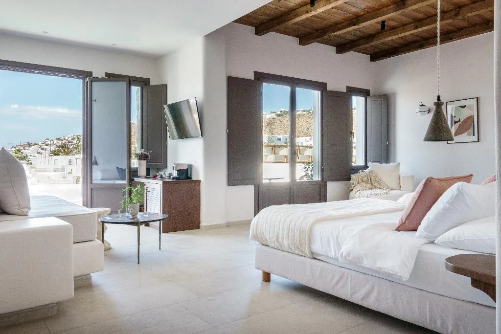 SUITE TWO DOUBLE BEDS Room, Pelican Bay Art, Mykonos
