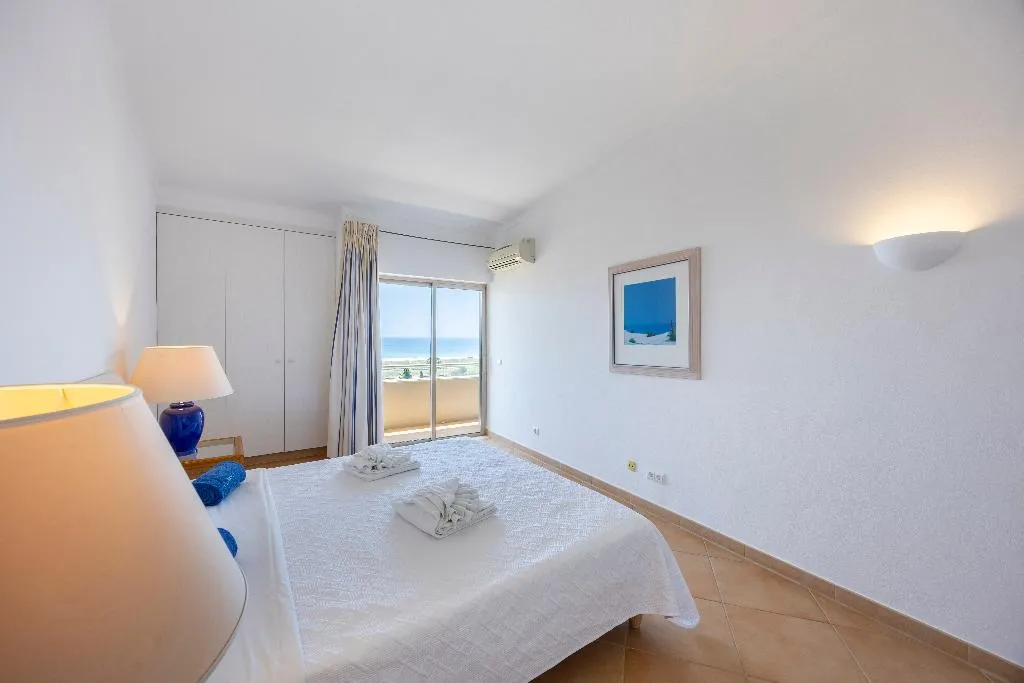 APARTMENT PENTHOUSE Room, Vila Palmeira, Algarve