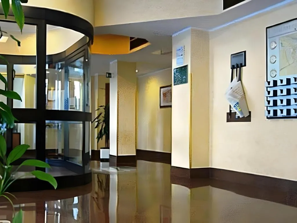 Lobby, Residence Desenzano, Milan