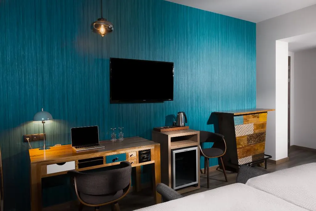 JUNIOR SUITE WITH BALCONY Room, 36O Degrees Pop Art, Athens