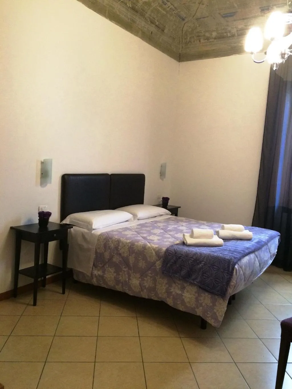 Room, Adelaide House, Florence