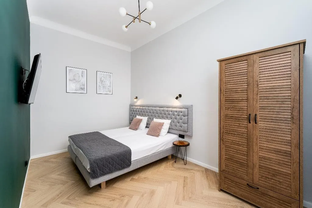 STUDIO STANDARD Room, Erasmus Student Apartments - Krakow Old Town, Krakow