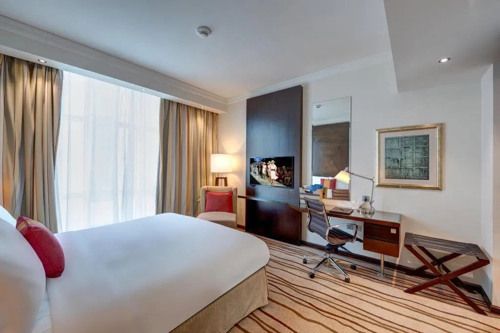 SUITE CLUB Room, Radisson Blu Hotel Dubai Barsha Heights, Dubai