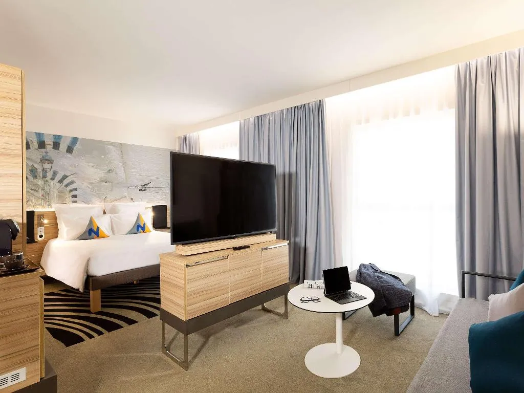 DOUBLE DELUXE Room, Novotel Tunis Lac, Tunisia