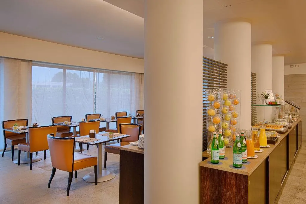 Restaurant, NH Linate, Milan
