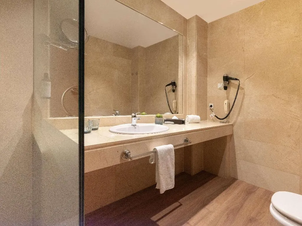 JUNIOR SUITE STANDARD Room, Málaga Alameda Centro Affiliated by Melia, Costa Del Sol