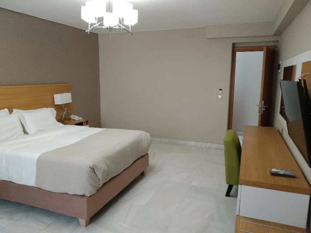 DOUBLE STANDARD Room, King Lodge, Athens