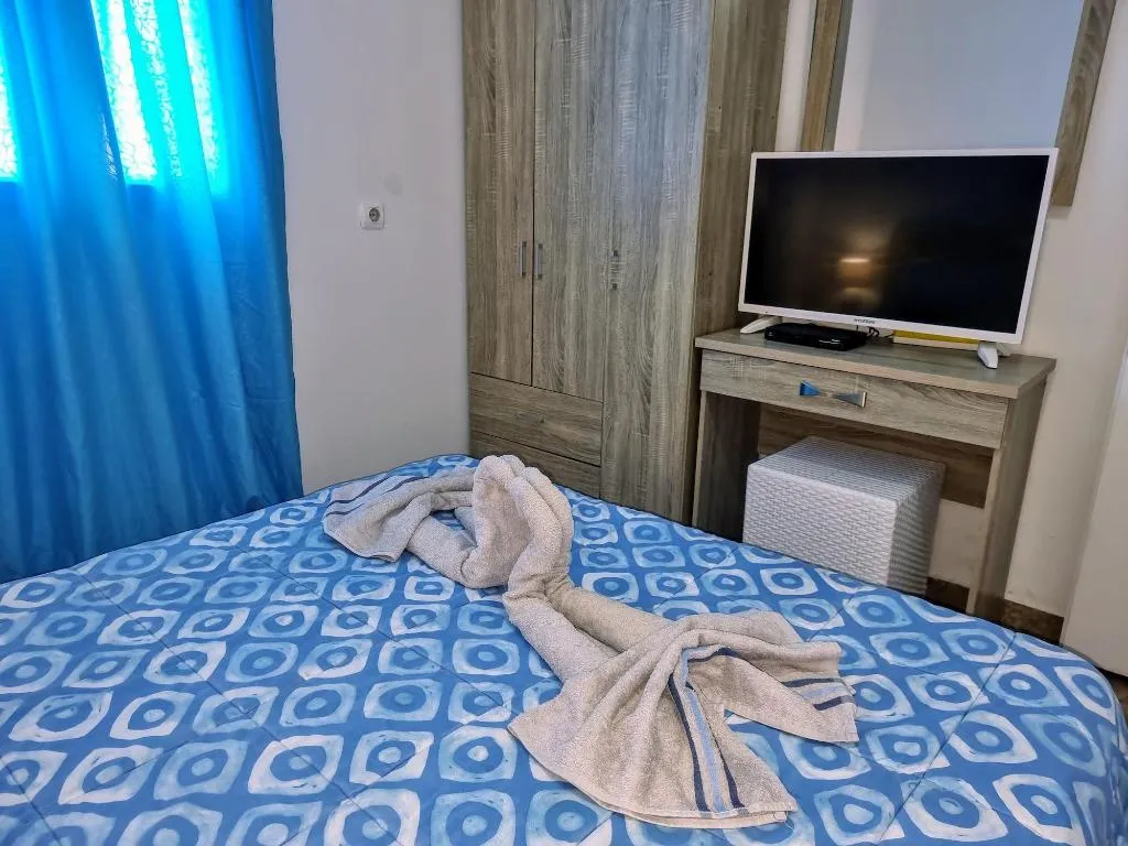 Room, Pleasure Beachside Studios, Santorini