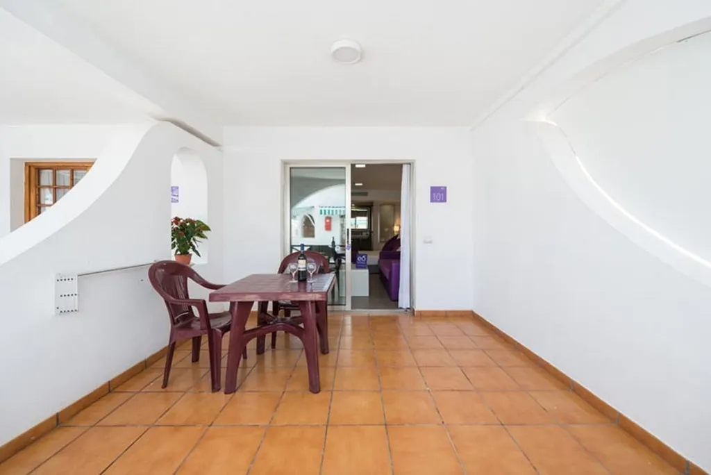 Room, eo Corona Cedral, Gran Canaria
