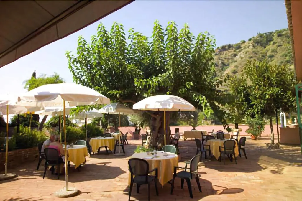 Sports and Entertainment, Villa Sirina, Taormina