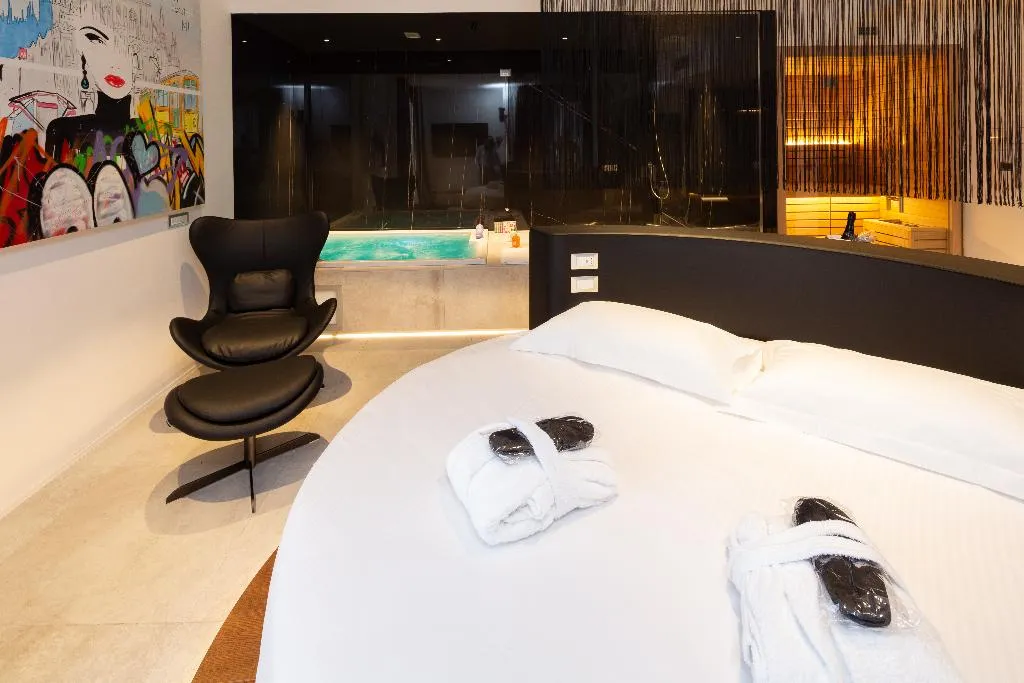 SUITE STANDARD Room, The Corner Duomo Hotel, Naples