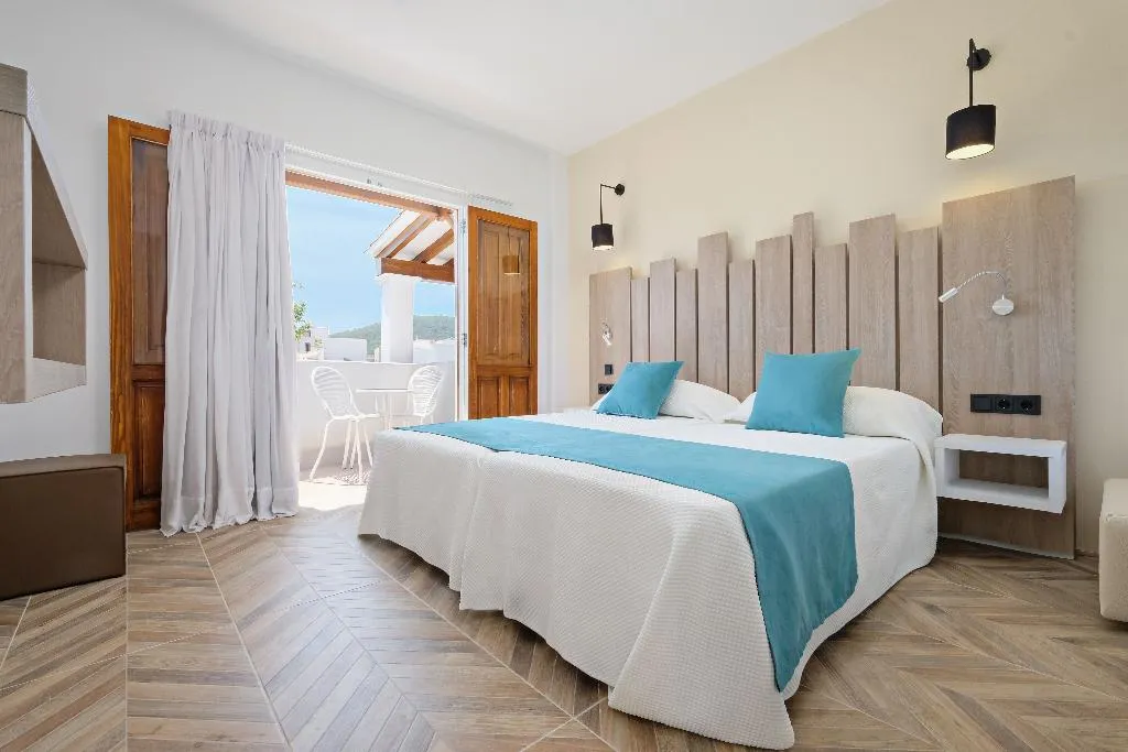 STUDIO STANDARD Room, AzuLine Apartamentos Can Sanso, Ibiza