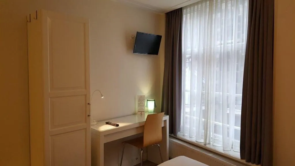 Room, Hotel Corner House, Amsterdam
