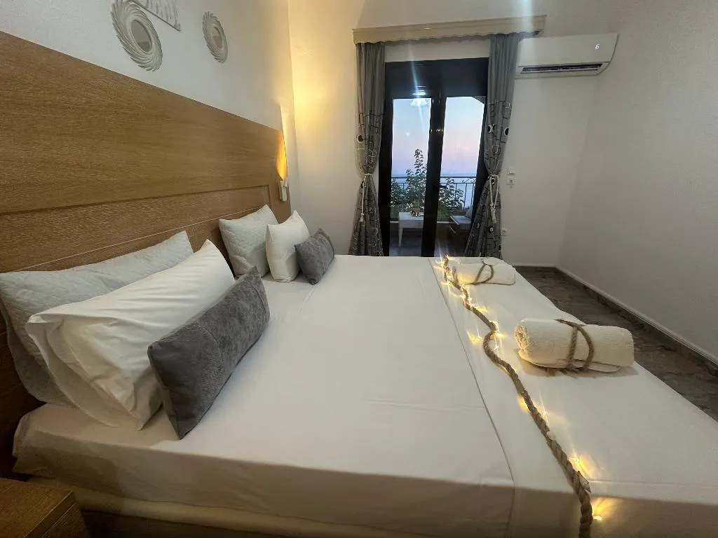 Double or Twin ONE BEDROOM ONE BATHROOM Room, Nikos Apartments Corfu, Corfu