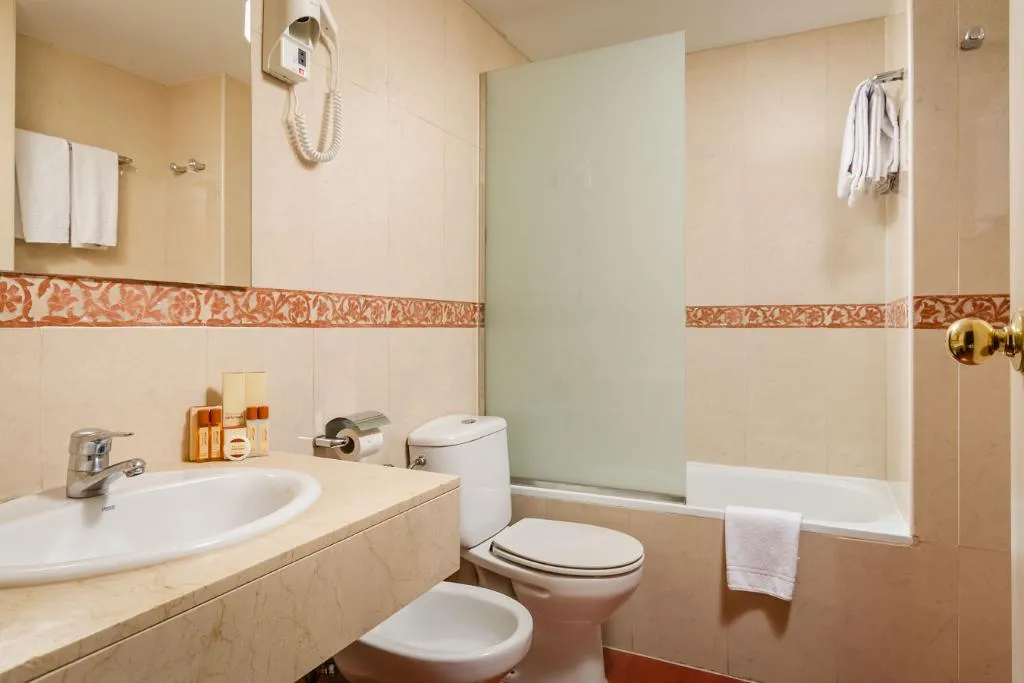 FAMILY ROOM STANDARD Room, Sunotel Junior, Barcelona