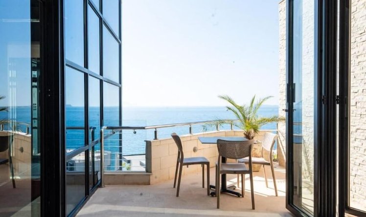 Thea Hotel, Kavaje