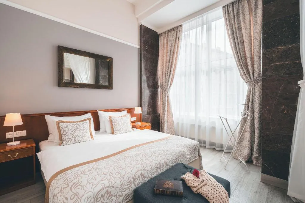JUNIOR SUITE WITH DOUBLE BED Room, Belvedere Hotel Prague, Prague