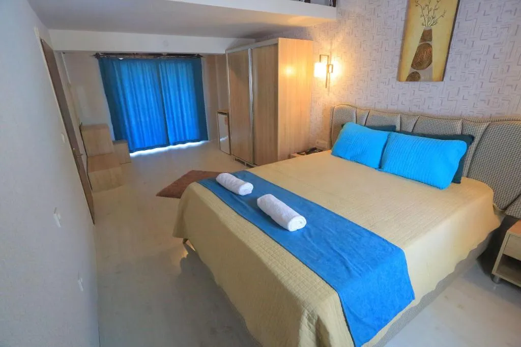 Room, Club Sideris, Izmir