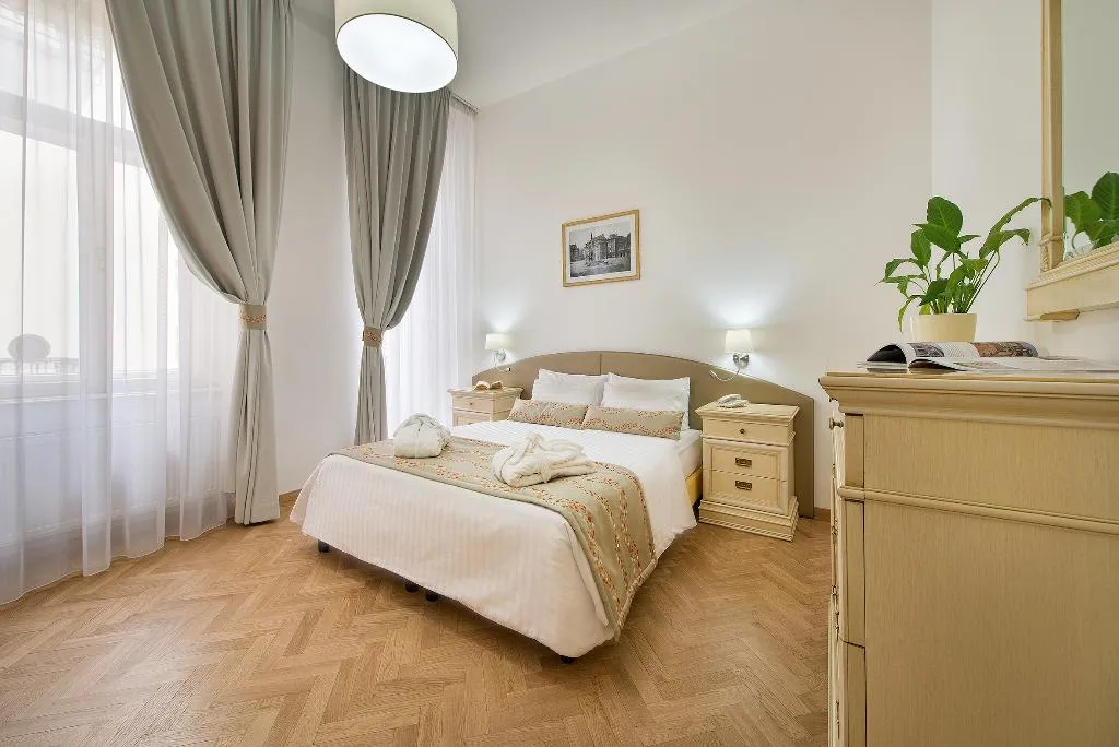 SINGLE SUPERIOR Room, Suite Home Prague, Prague