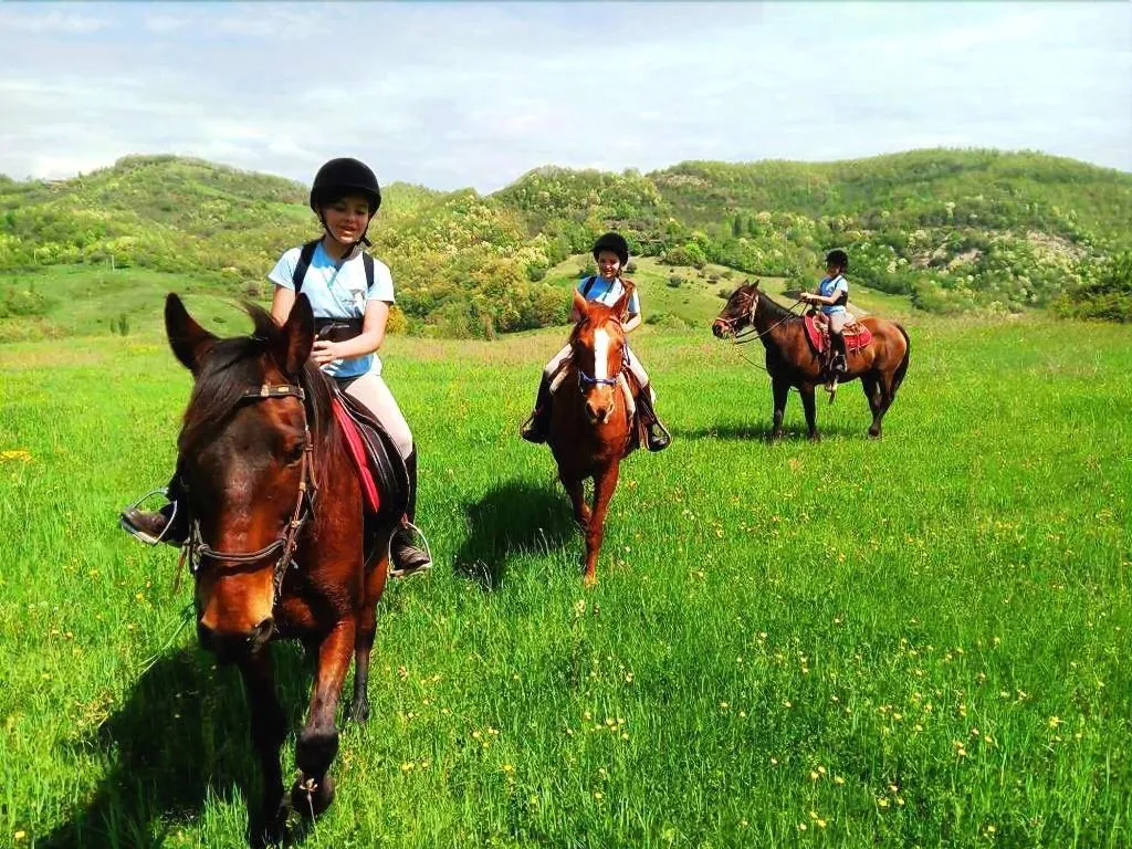 Sports and Entertainment, Castello Cortevecchio, Umbria