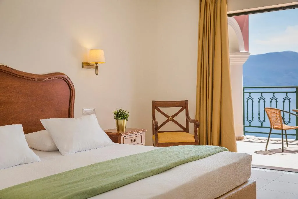 FAMILY ROOM SEA VIEW Room, Kefalonia Bay Palace by GHH, Kefallinia