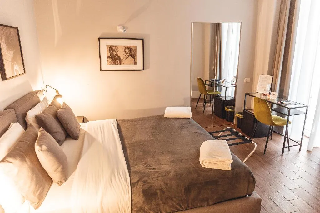 DOUBLE STANDARD Room, Relais Della Porta, Naples