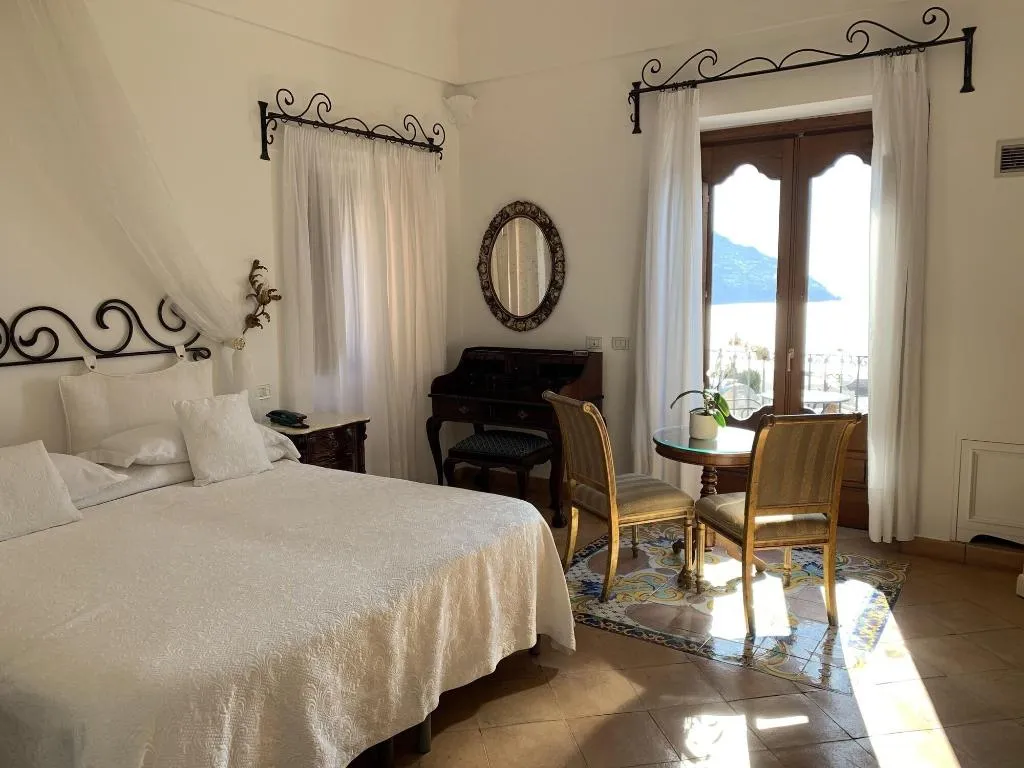 Room, Villa Principe Giovanni, Naples