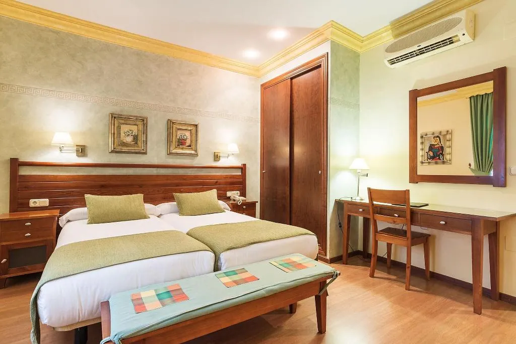 Room, California, Costa Del Sol