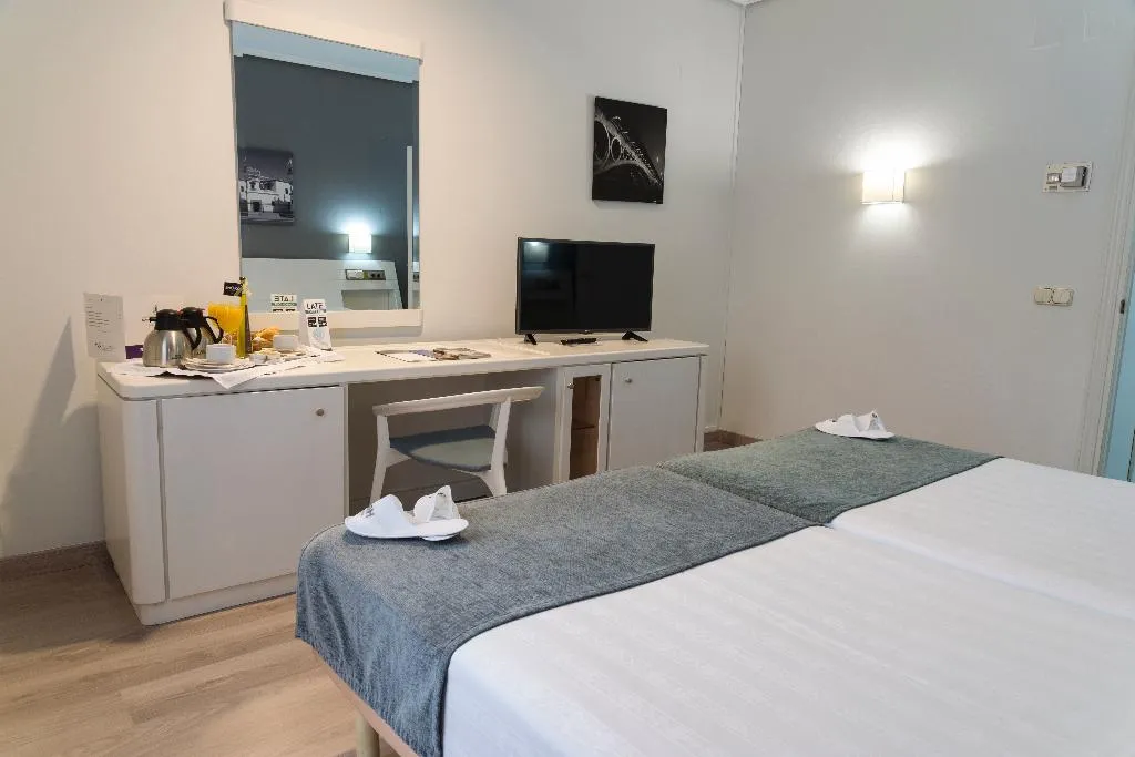 DOUBLE STANDARD Room, Ilunion Alcora Sevilla, Seville