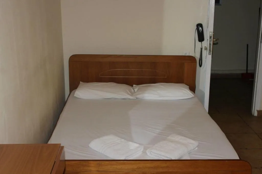 Room, Fivos, Athens