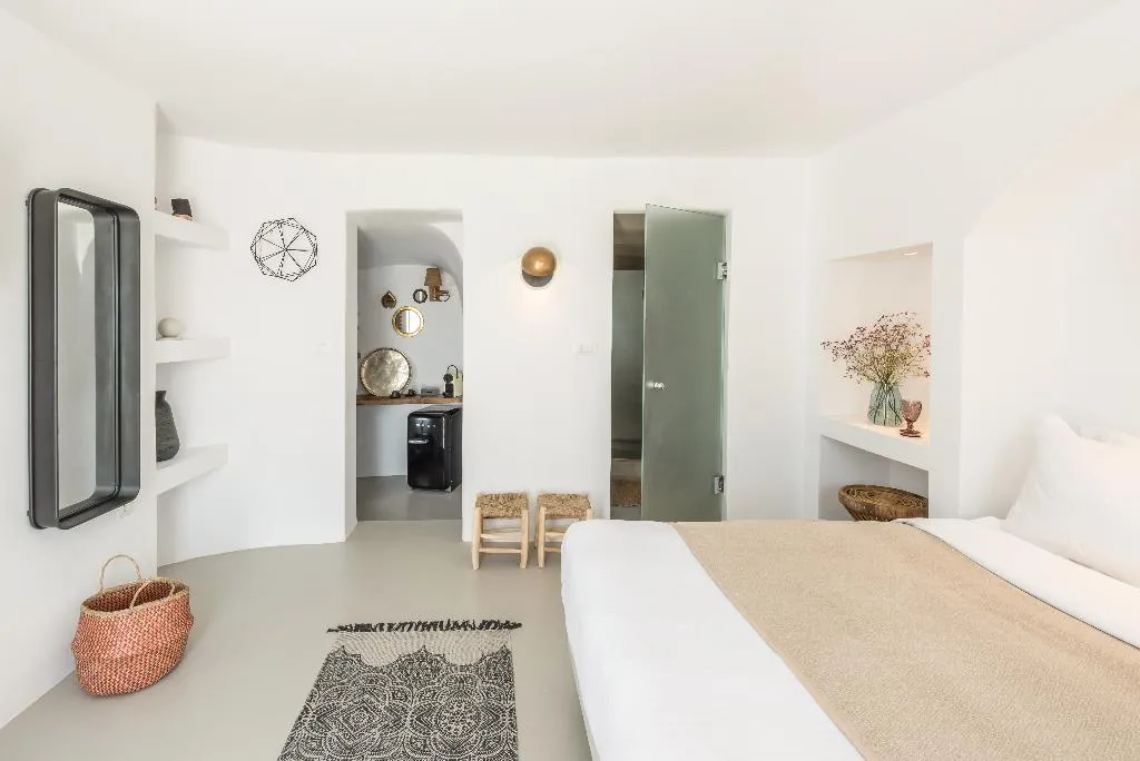 JUNIOR SUITE STANDARD Room, Cocoon Suites, Santorini