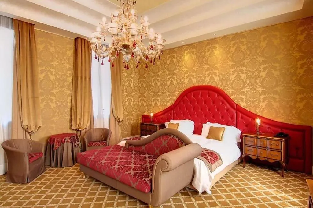 Double or Twin DELUXE Room, Pesaro Palace, Venice