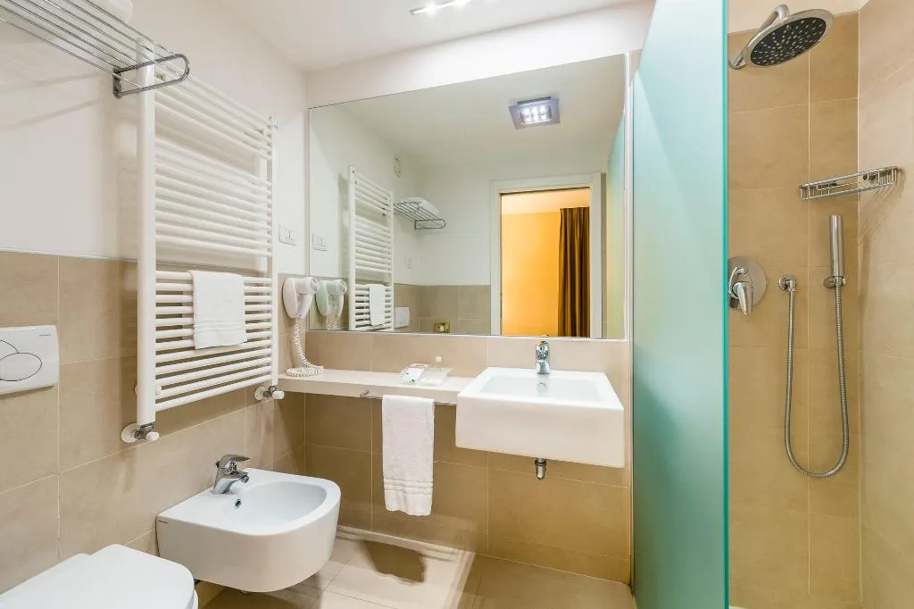 Room, Base Hotel, Venice