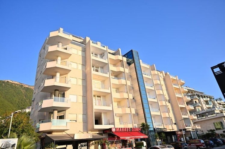 Thea Hotel, Kavaje