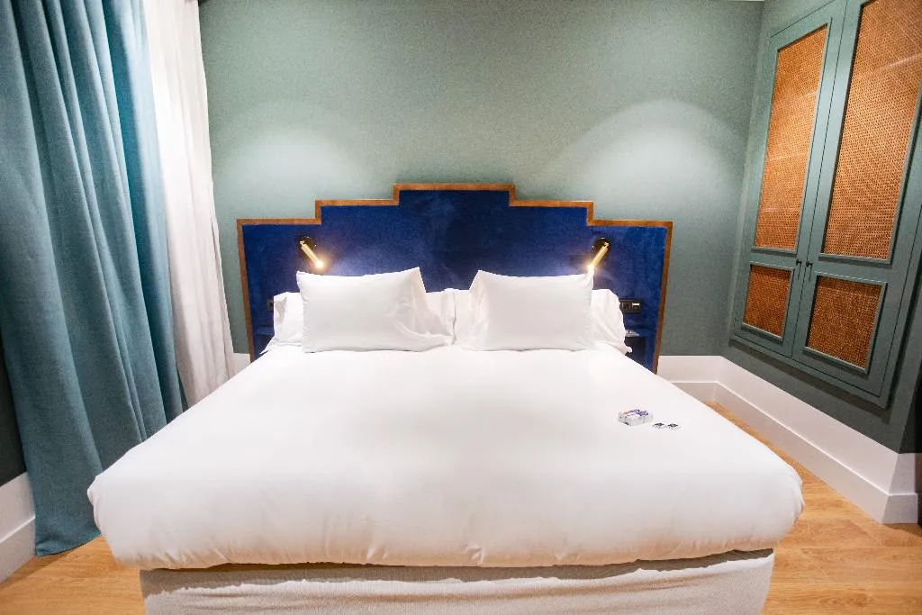 DOUBLE STANDARD Room, Soho Boutique Congreso, Madrid