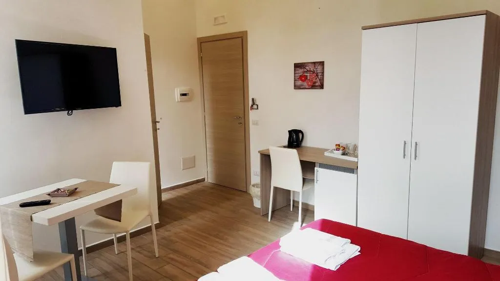 Room, Funikulì Funikulà, Naples