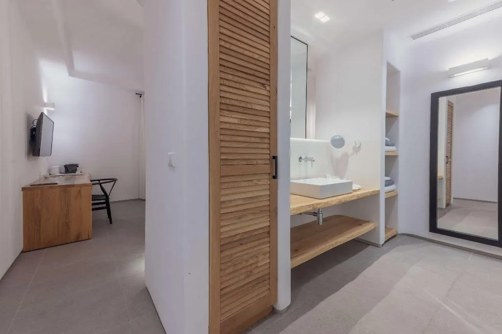 SUITE DELUXE WITH PRIVATE POOL Room, Radisson Blu Euphoria Resort, Mykonos