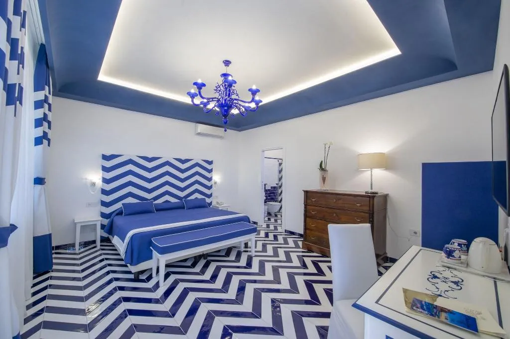 JUNIOR SUITE SEA VIEW WITH TERRACE Room, Villa Maria Pia, Naples