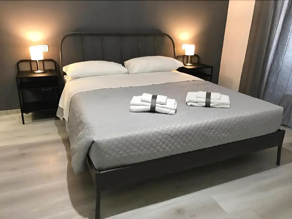 Room, Sensation House, Rome